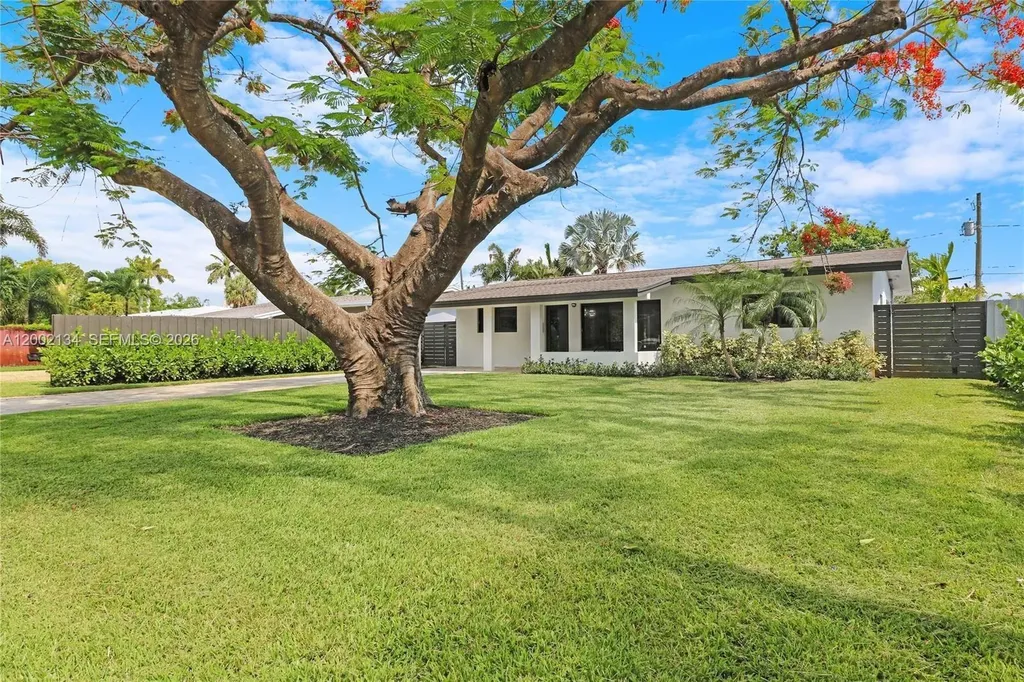 811 NE 17th Court Fort Lauderdale FL 33305