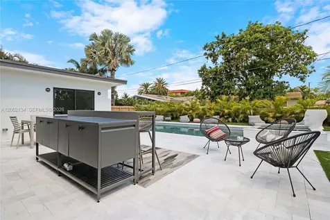 811 NE 17th Court Fort Lauderdale FL 33305