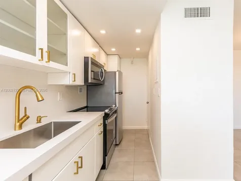 1000 E West Avenue Miami Beach FL 33139