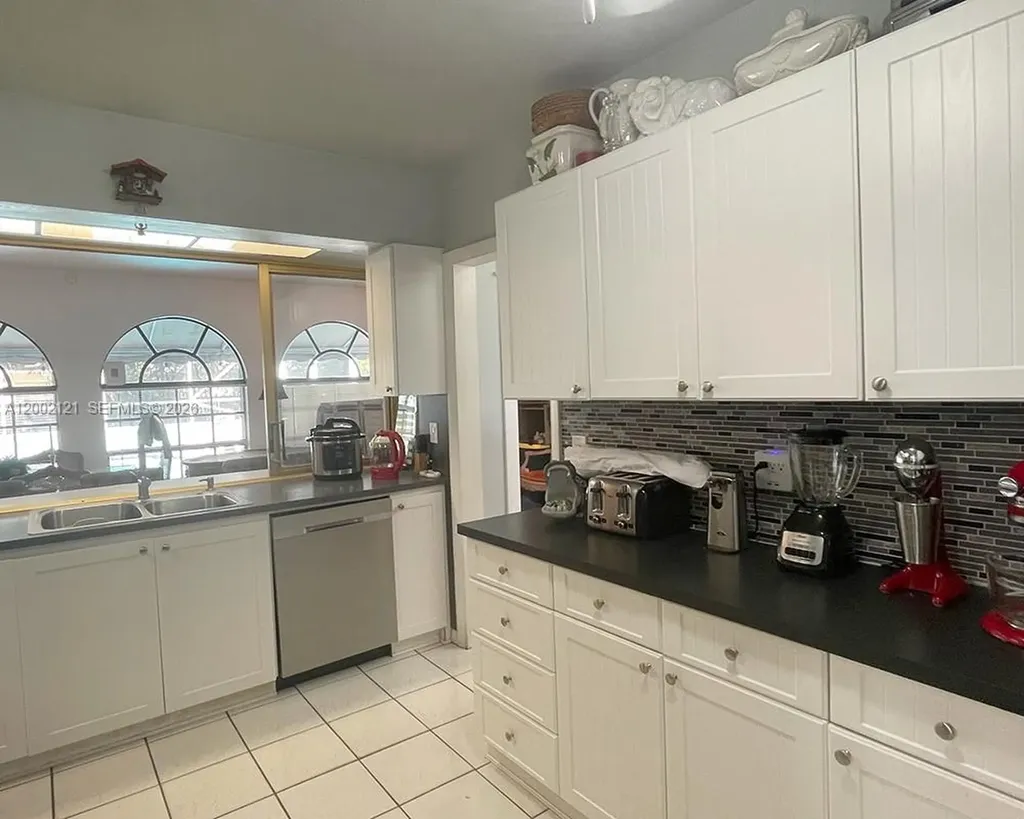 2100 N 54th Avenue Hollywood FL 33021