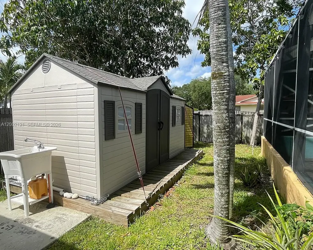 2100 N 54th Avenue Hollywood FL 33021