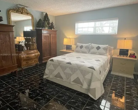 2100 N 54th Avenue Hollywood FL 33021
