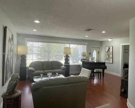 2100 N 54th Avenue Hollywood FL 33021