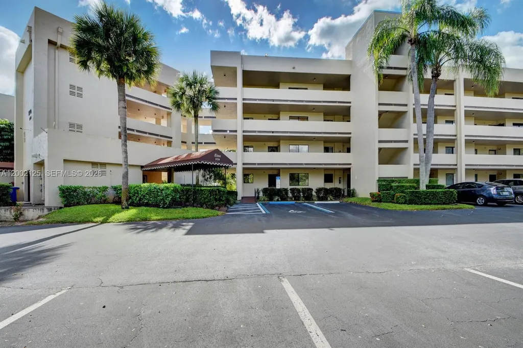 3154 Via Poinciana Lake Worth FL 33467