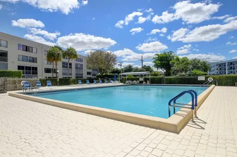 3154 Via Poinciana Lake Worth FL 33467