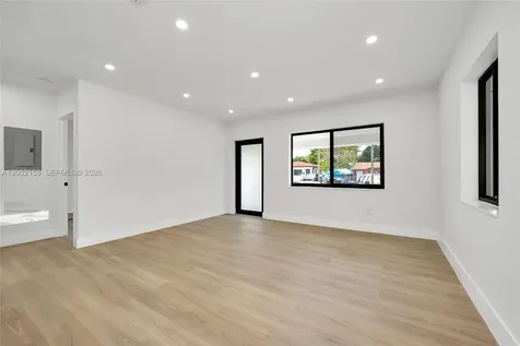 1385 NW 28th Street Miami FL 33142