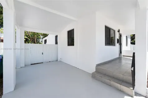 1385 NW 28th Street Miami FL 33142