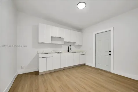 1385 NW 28th Street Miami FL 33142