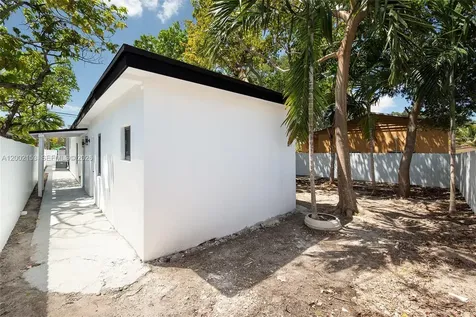 1385 NW 28th Street Miami FL 33142