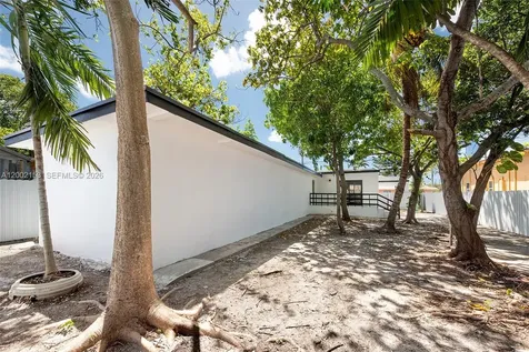 1385 NW 28th Street Miami FL 33142