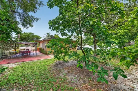 1936 Washington Street Hollywood FL 33020