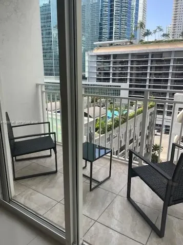 185 SE 14th Terrace Miami FL 33131