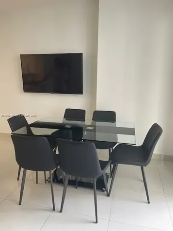 185 SE 14th Terrace Miami FL 33131