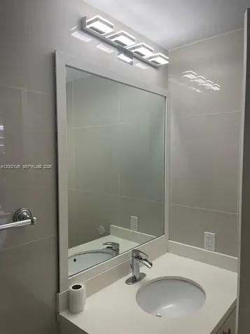 185 SE 14th Terrace Miami FL 33131