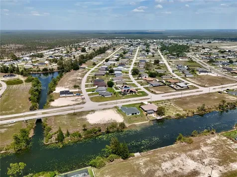 900 Vogiantzis Parkway Cape Coral FL 33909