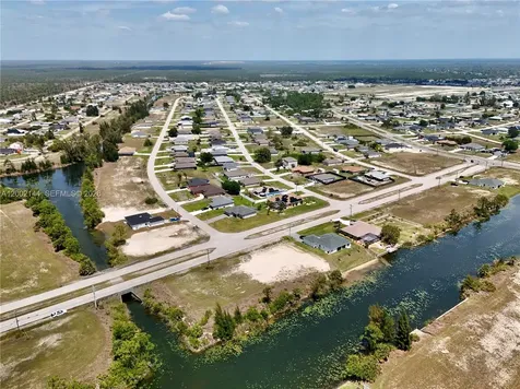 900 Vogiantzis Parkway Cape Coral FL 33909