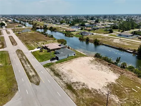 900 Vogiantzis Parkway Cape Coral FL 33909
