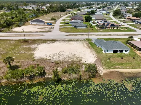 900 Vogiantzis Parkway Cape Coral FL 33909