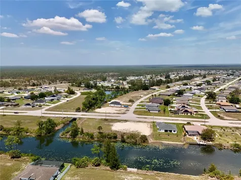 900 Vogiantzis Parkway Cape Coral FL 33909