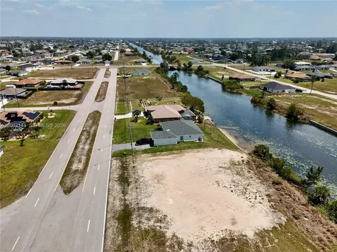 900 Vogiantzis Parkway Cape Coral FL 33909