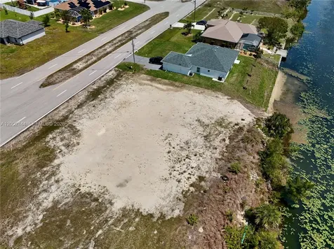 900 Vogiantzis Parkway Cape Coral FL 33909