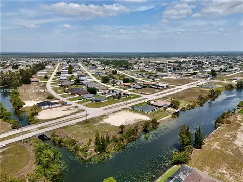 900 Vogiantzis Parkway Cape Coral FL 33909