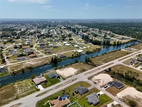 900 Vogiantzis Parkway Cape Coral FL 33909