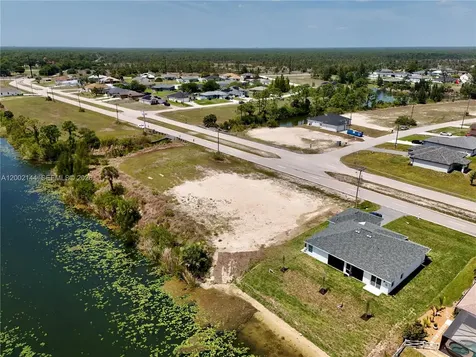 900 Vogiantzis Parkway Cape Coral FL 33909