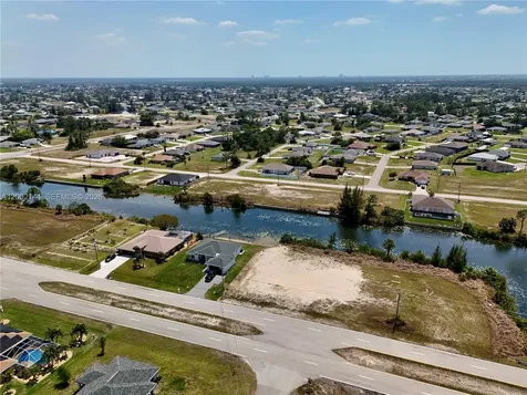 900 Vogiantzis Parkway Cape Coral FL 33909