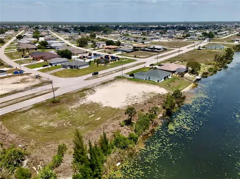 900 Vogiantzis Parkway Cape Coral FL 33909