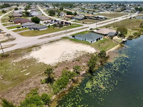 900 Vogiantzis Parkway Cape Coral FL 33909