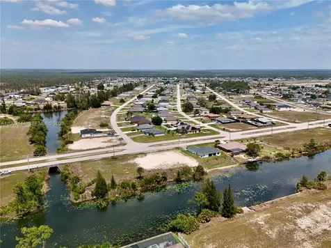 900 Vogiantzis Parkway Cape Coral FL 33909