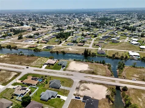 900 Vogiantzis Parkway Cape Coral FL 33909