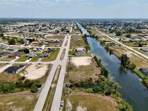 900 Vogiantzis Parkway Cape Coral FL 33909