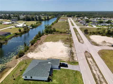 900 Vogiantzis Parkway Cape Coral FL 33909