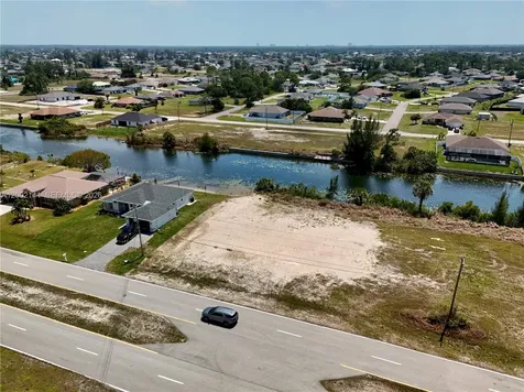 900 Vogiantzis Parkway Cape Coral FL 33909