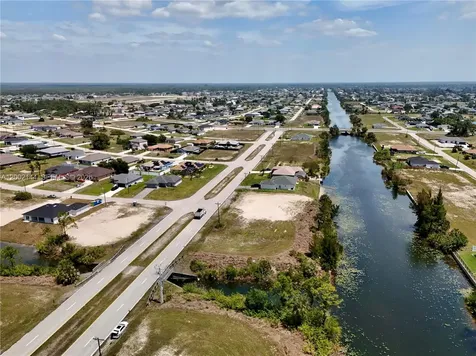 900 Vogiantzis Parkway Cape Coral FL 33909