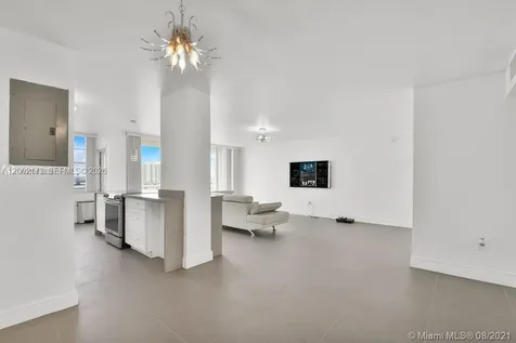 18041 Biscayne Boulevard Aventura FL 33160