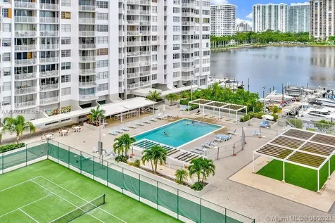 18041 Biscayne Boulevard Aventura FL 33160