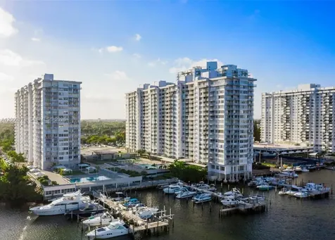 18041 Biscayne Boulevard Aventura FL 33160