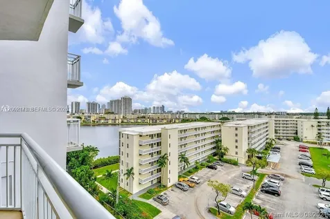 18041 Biscayne Boulevard Aventura FL 33160