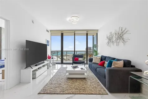888 Biscayne Boulevard Miami FL 33132