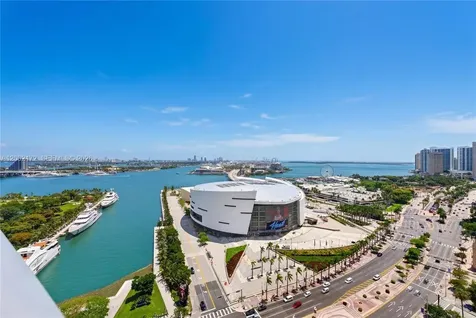 888 Biscayne Boulevard Miami FL 33132