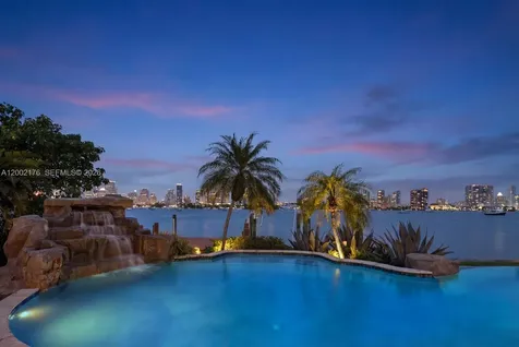 432 S Hibiscus Drive Miami Beach FL 33139