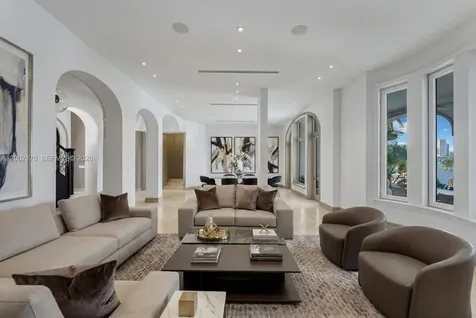 432 S Hibiscus Drive Miami Beach FL 33139