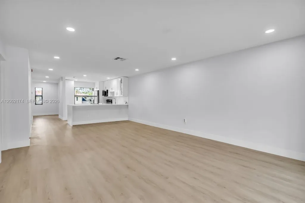 8535 Casa Del Lago Boca Raton FL 33433