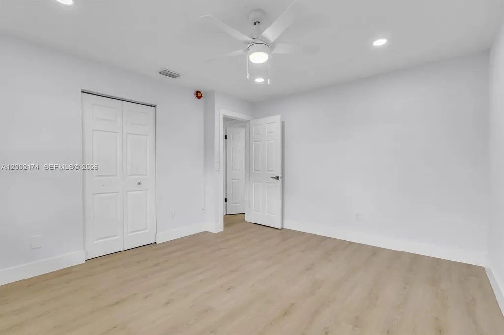 8535 Casa Del Lago Boca Raton FL 33433