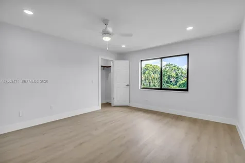 8535 Casa Del Lago Boca Raton FL 33433