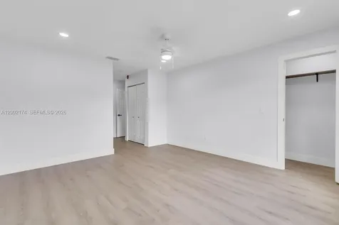 8535 Casa Del Lago Boca Raton FL 33433
