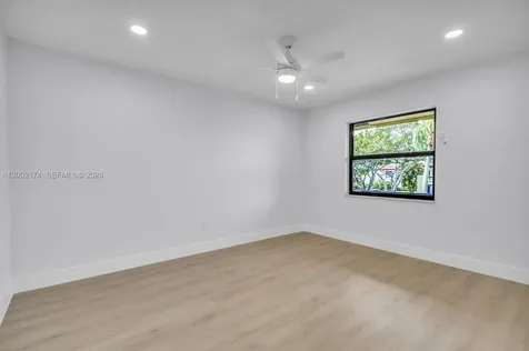 8535 Casa Del Lago Boca Raton FL 33433